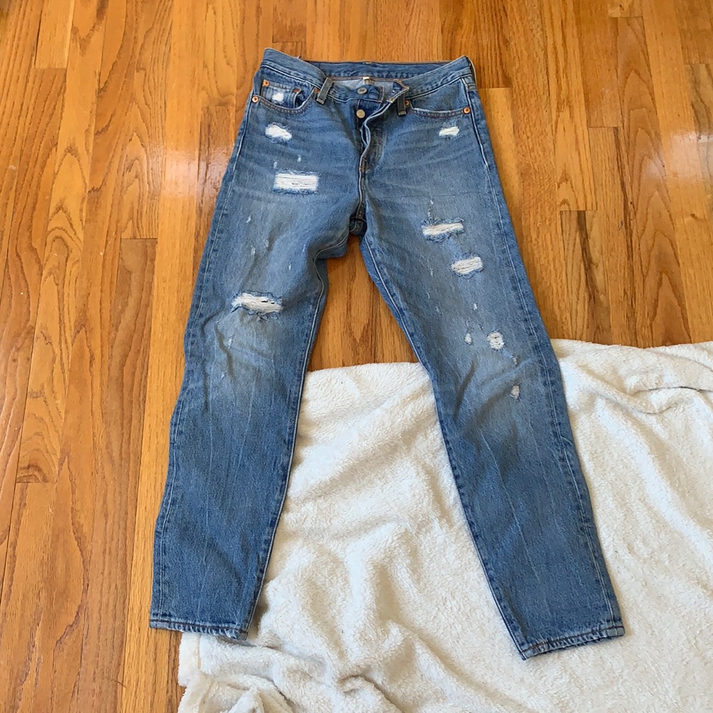 Levi’s Bloomingdales Size 26 Hardly Worn Ripped